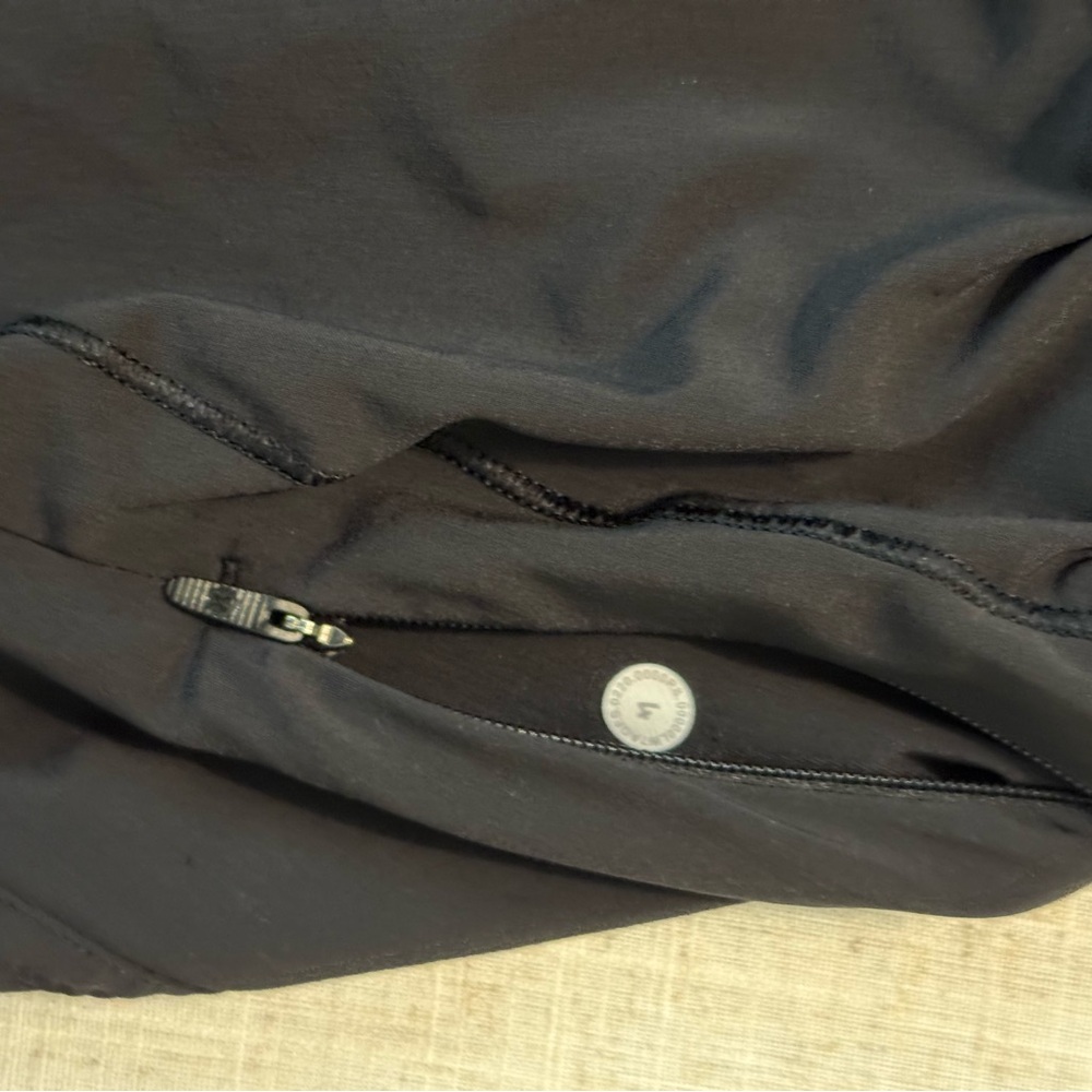Track That High-Rise Lined Short 5" size 4 great condition - Picture 6 of 8